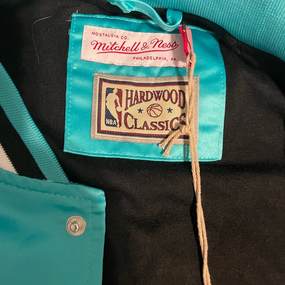 Sam Antonio Spurs Mitchell & Ness Satin Jacket - Picture 8 of 16